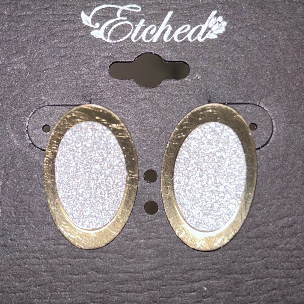 etched sparkle sparkly oval golden earrings